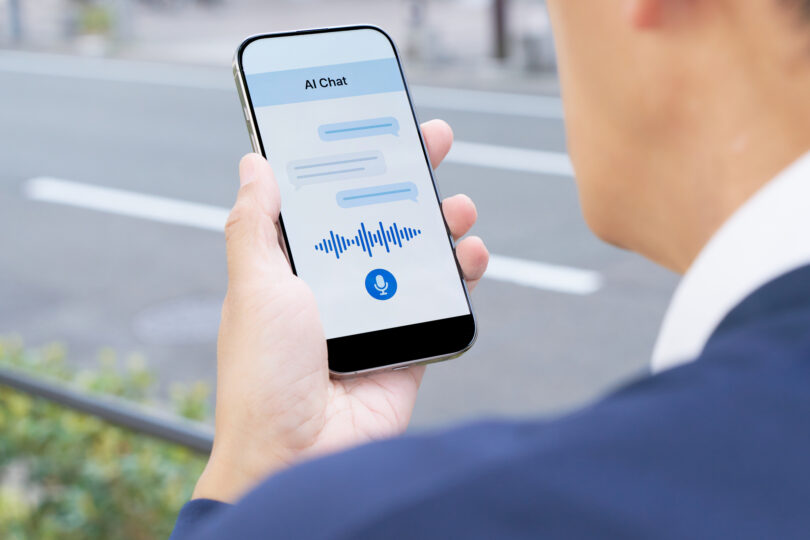 LLM×音声入力のメリットとは？活用事例、精度向上の課題まで解説
